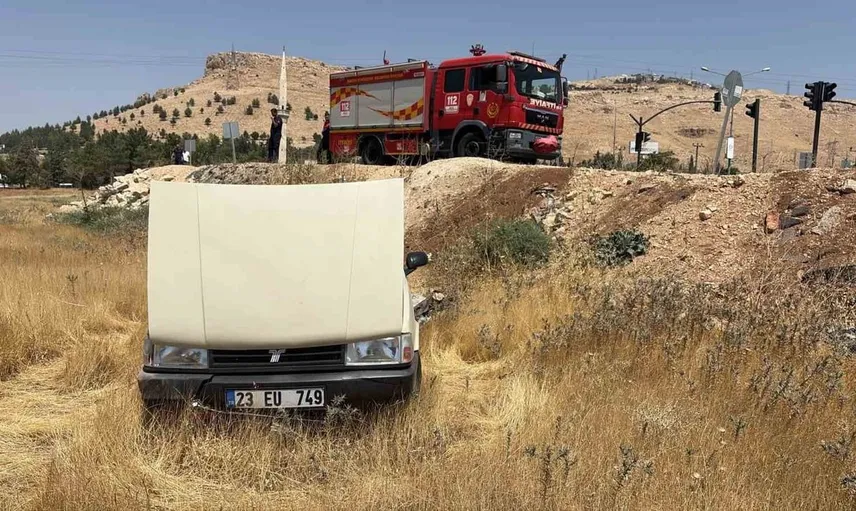 Mardin'de yol kenarına devrilen otomobilde sürücü yaralandı