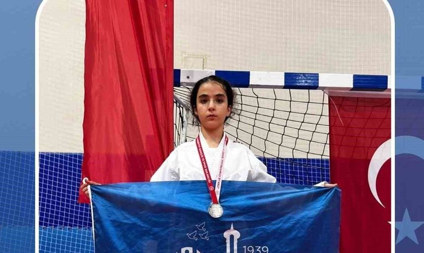 Antakya Belediyesi karate takımı, madalyalarla döndü