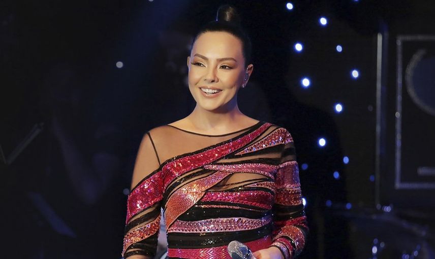 Ebru Gündeş'in aşk yaşamaya başladığı sevgilisini ünlü fenomen Şeyma Subaşı'na kaptırdı!