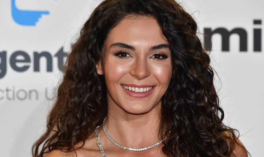 Ebru Şahin Bir Milyonluk Yüzüğünün Kaybolmasından Korktu, Evine Mücevher Kasası Yaptırdı!