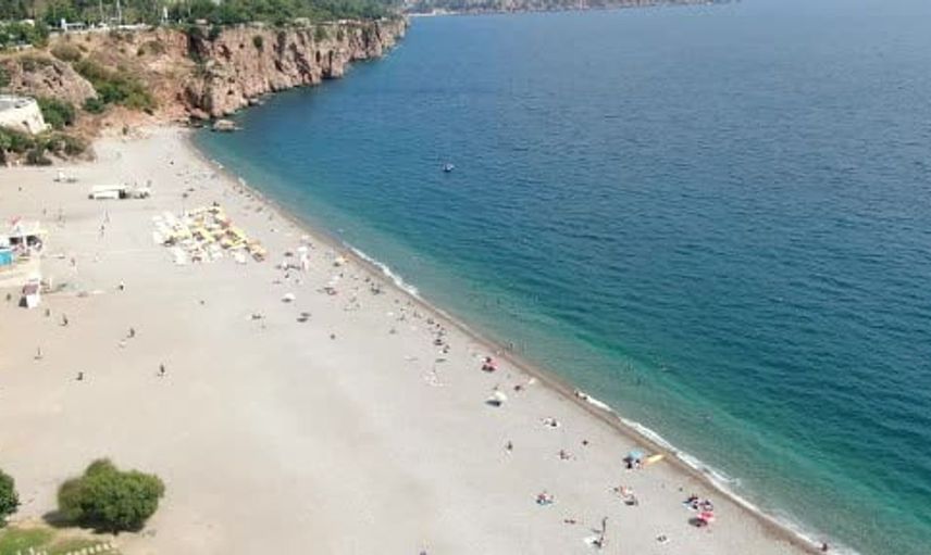 Antalya'da sonbahar yaşanıyor: Eylülde deniz keyfi sürüyor