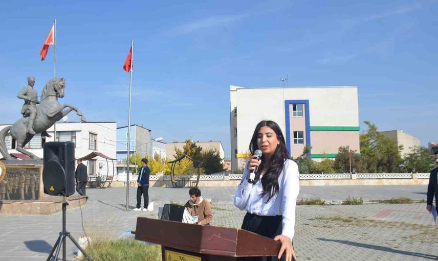 Bulanık’ta muhtarlar günü etkinliği anlam dolu mesajlarla kutlandı