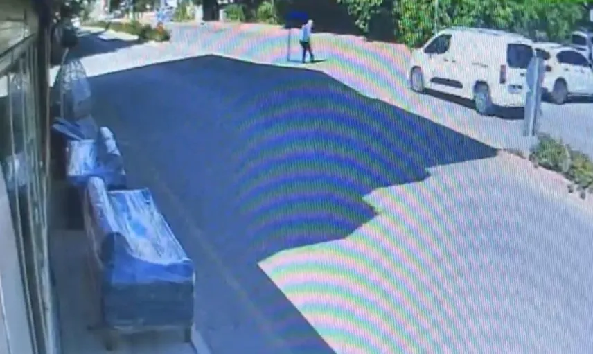 Elazığ'da yaşlı adamın hayatını kaybettiği kaza anı güvenlik kamerasına yansıdı