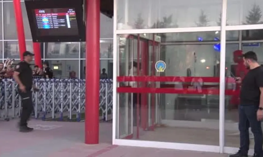 Galatasaray, Erzurum'da taraftar coşkusuyla karşılandı