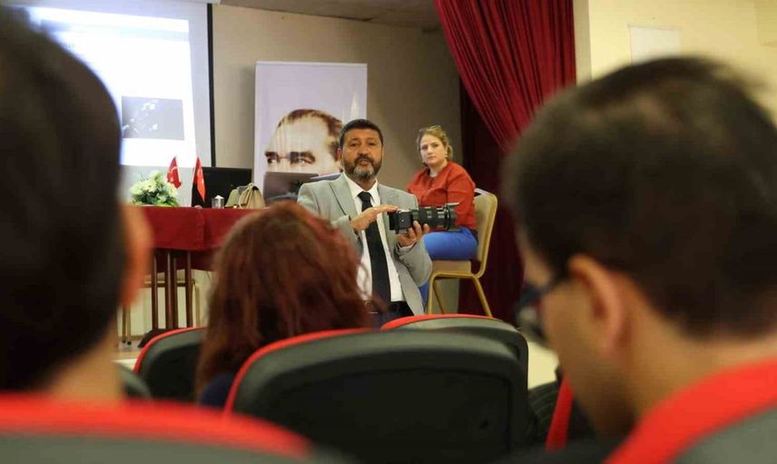 Aydın'da gençler için gazetecilik ve dijital içerik üretimi eğitimi başladı
