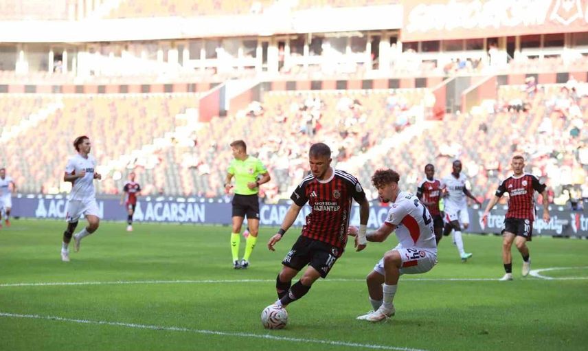 Gaziantep FK ve Çorum FK arasında heyecan dolu mücadele: 0-0