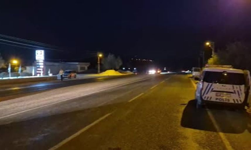 Gaziantep'te traktör ve kamyonet çarpıştı: 3 yaralı