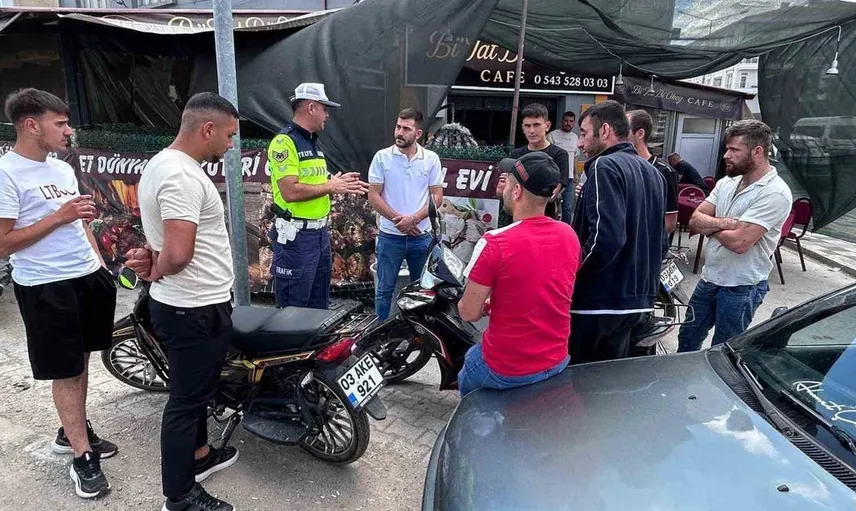 Afyonkarahisar jandarması trafik güvenliği konusunda 6 ilçede bilinçlendirme yaptı