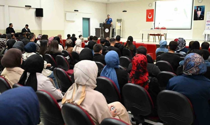 Elazığ’daki okul bahçe görevlilerine dedektör eğitimi