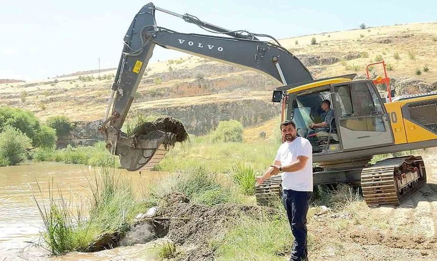 Atilla Sarıkaya, Sıtma Pınar Çayı piknik alanını atıklardan temizletti