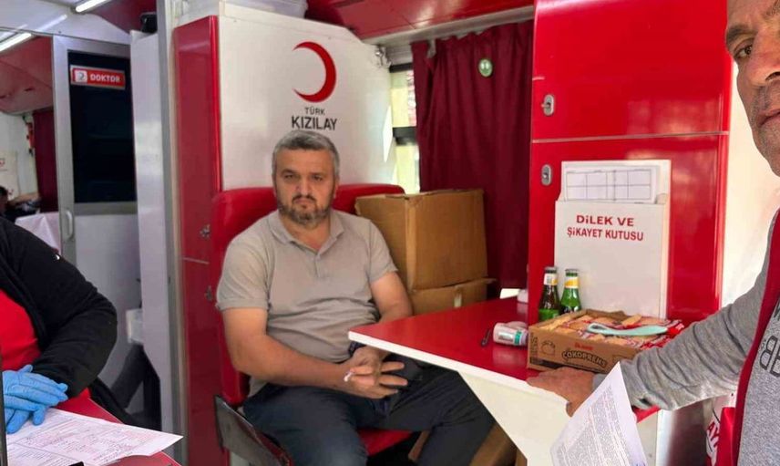 Düzce'de din görevlilerinden örnek dayanışma: Kızılay'a kan bağışı
