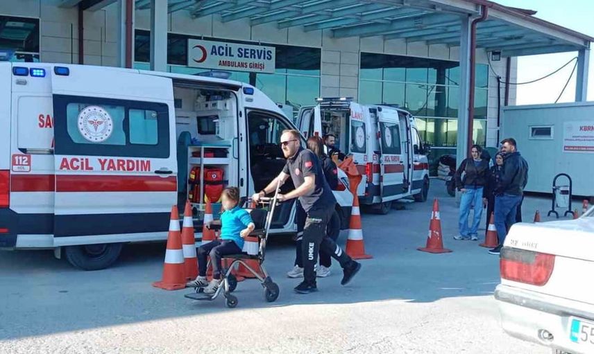 Samsun'da ilkokulda gıda zehirlenmesi şüphesi: 9 öğrenci hastaneye kaldırıldı