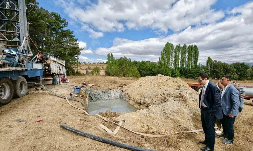 Hisarcık'ta Aşağı Yoncaağaç köyü için su sondaj çalışmaları devam ediyor