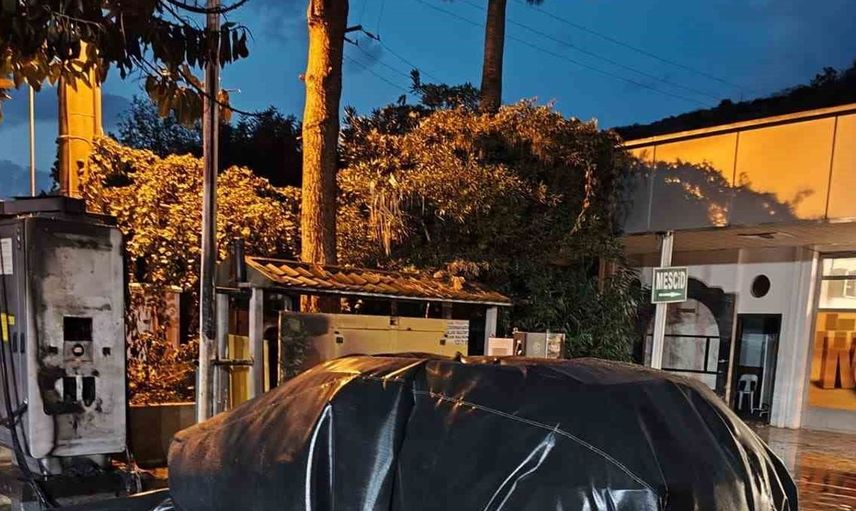 Alanya'da şarj istasyonunda elektrikli araç yangını: İtfaiye ekipleri uzun sürede kontrol altına aldı