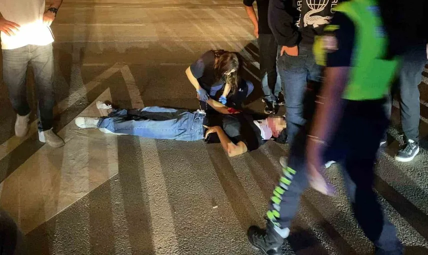 İnegöl'de otomobil ve motosiklet çarpıştı: iki kişi hastaneye kaldırıldı