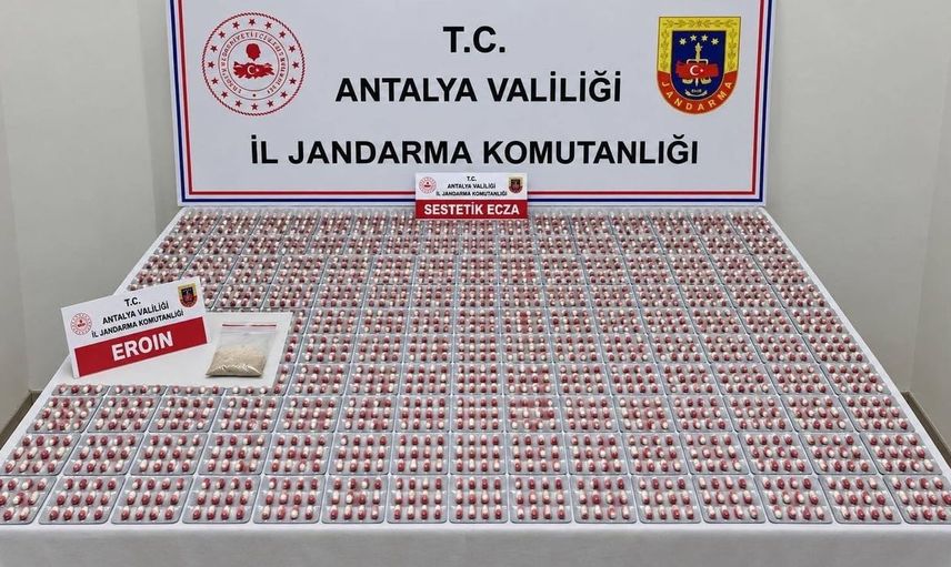 Kepez'de düzenlenen uyuşturucu operasyonunda 220 hap ile 50 gram eroin ele geçirildi