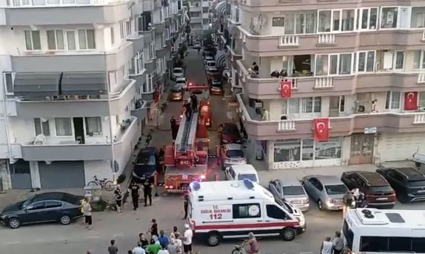 Gemlik'te meydana gelen ev yangınında iki kişi kurtarıldı