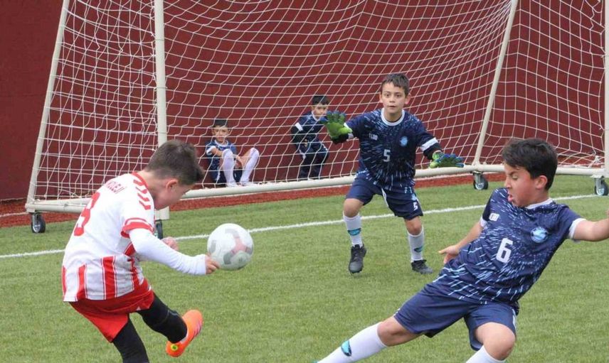 Cumhuriyet coşkusu futbol sahalarında: Eskişehir'de özel müsabakalar yapıldı