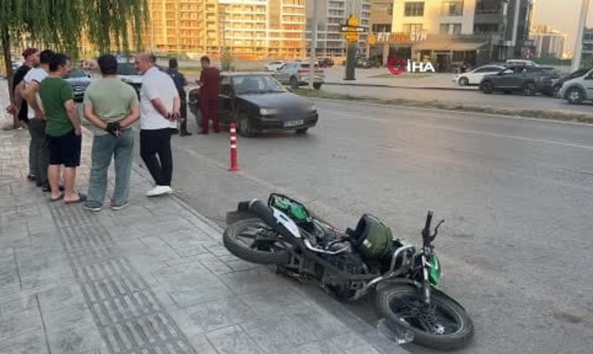 Samsun'da motosiklet ve otomobil çarpıştı: Yaralı var