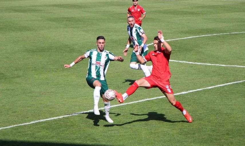 Amasyaspor ve Bulvarspor 2-2'lik eşitlikle ayrıldı