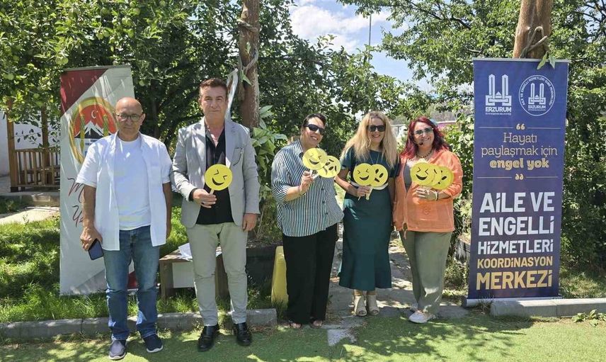 Sen yeter ki gülümse atölyesi, engelli annelerini bir araya getirdi