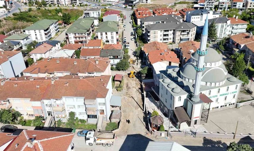 Erenler'de 15 sokağın asfaltlama öncesi hazırlıkları başladı
