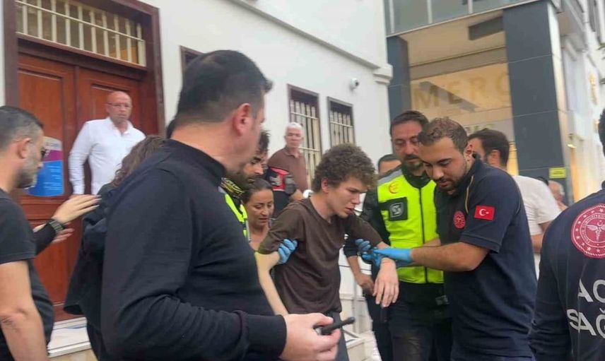 Samsun'da cadde ortasında genç darbedildi: Saldırgan kaçtı