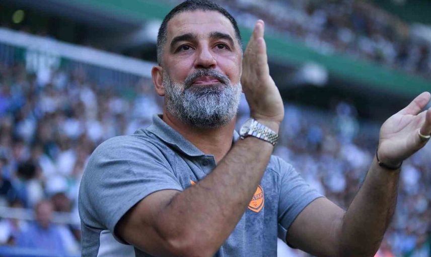 Arda Turan, teknik direktörlük kariyerinde Şampiyonlar Ligi zaferi elde etti