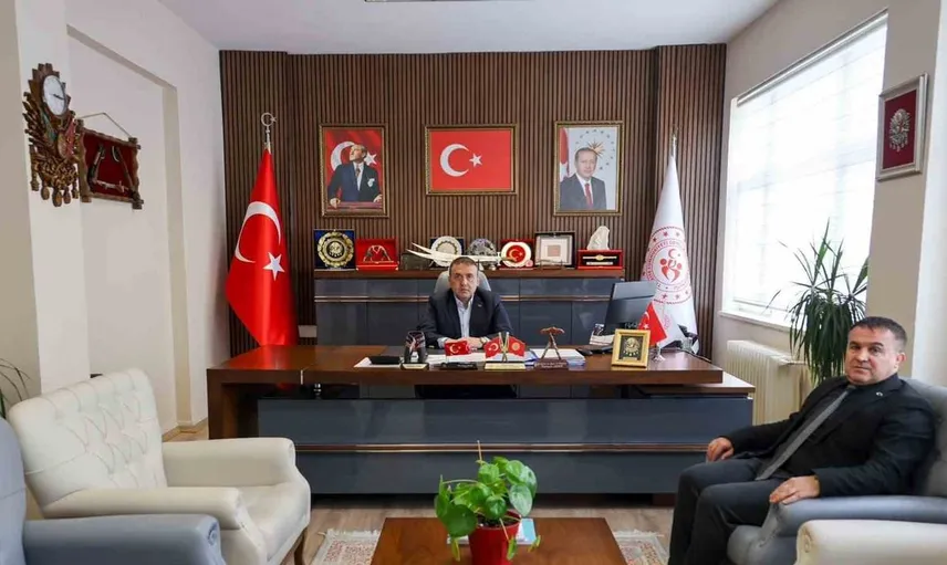 Bilecik Valisi, gençlik ve spor müdürlüğünün geçici hizmet binasını ziyaret etti