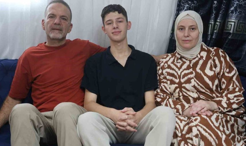 Savaşın ve depremin zorluklarını aşan Münir, tıp fakültesini kazanarak hayallerine bir adım daha yaklaştı