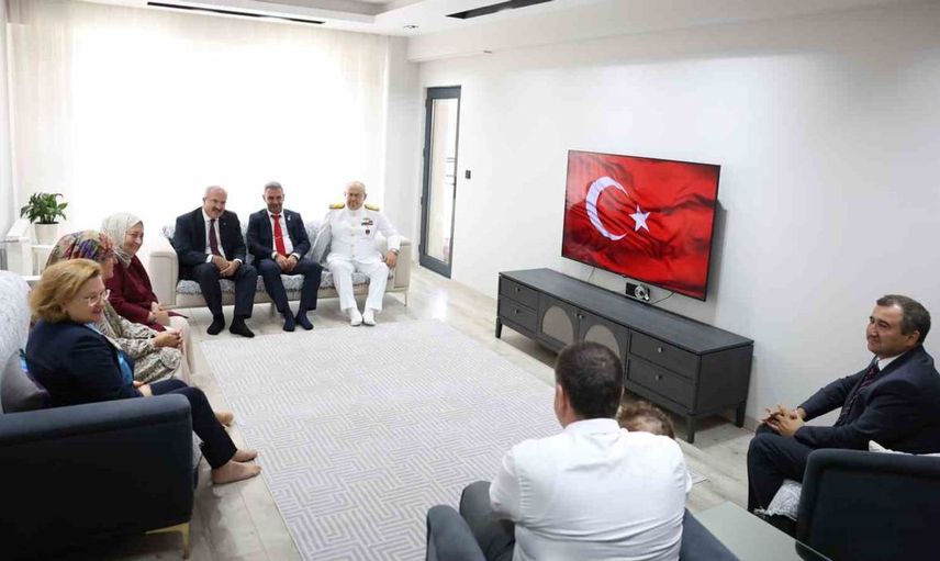 Çanakkale'de gazileri ziyaret eden vali Toraman, minnettarlığını ifade etti