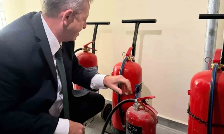 Kars'ta yeni eğitim sezonu öncesi okul hazırlıkları hız kesmiyor