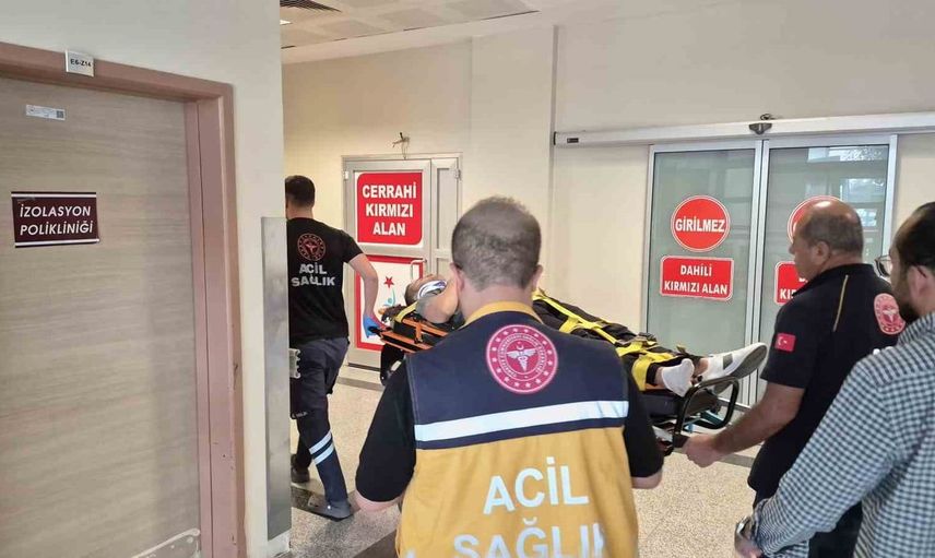 Adıyaman'da motosiklet ve otomobil kazasında bir kişi yaralandı