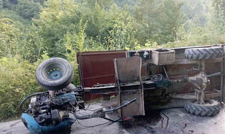 Kastamonu'da tarım aracı kazası: Sürücü hastaneye kaldırıldı