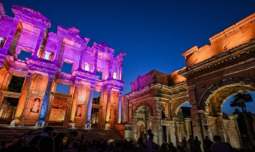Efes Antik Kenti’nde gece müzeciliği başladı: ışıklar altında büyüleyici yolculuk