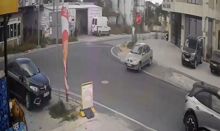 Tekirdağ'da geri manevra sırasında dur tabelasına çarpan sürücünün öfkesi dikkat çekti