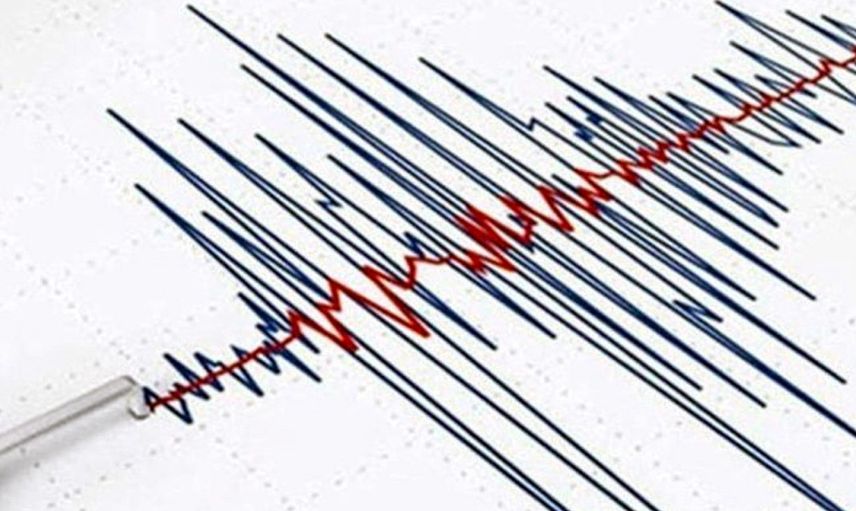Ege Denizinde korkutan deprem! Kuşadası gece saatlerinde beşik gibi sallandı