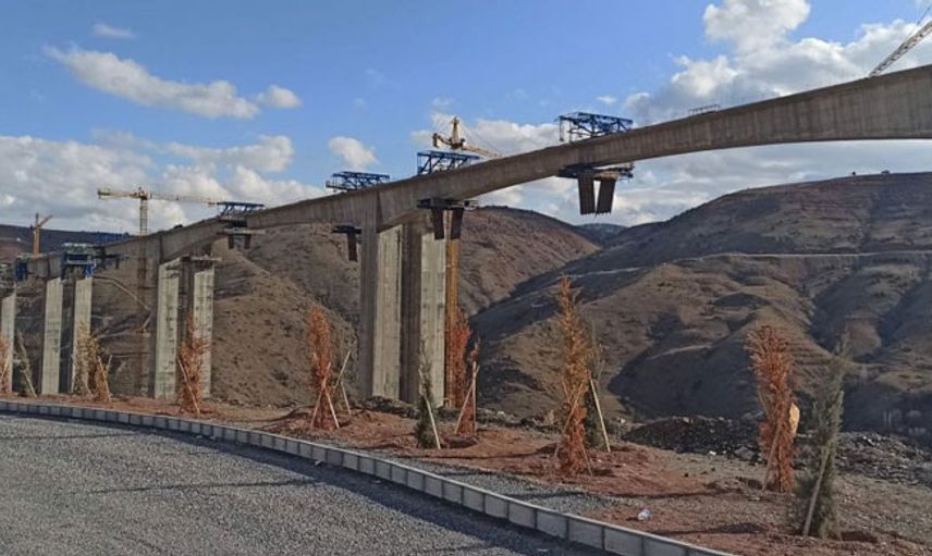 Eğiste Viyadüğü'nde Çalışmalar Tüm Hızıyla Devam Ediyor