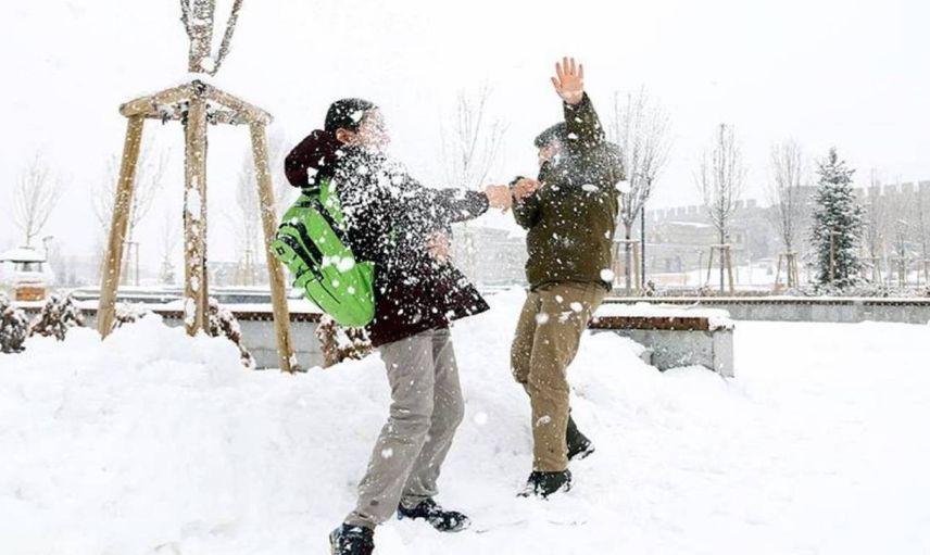 Eğitime kar yağışı engeli: Çok sayıda ilde okullar tatil edildi