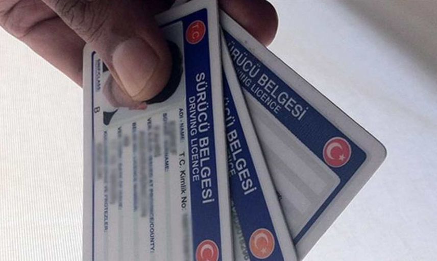 Ehliyet almak için sürücü belgesi dosyası şart mı? Sürücü belgesi dosyası nereden alınır? Sürücü belgesi dosyasının önemi ve içeriğindeki evraklar