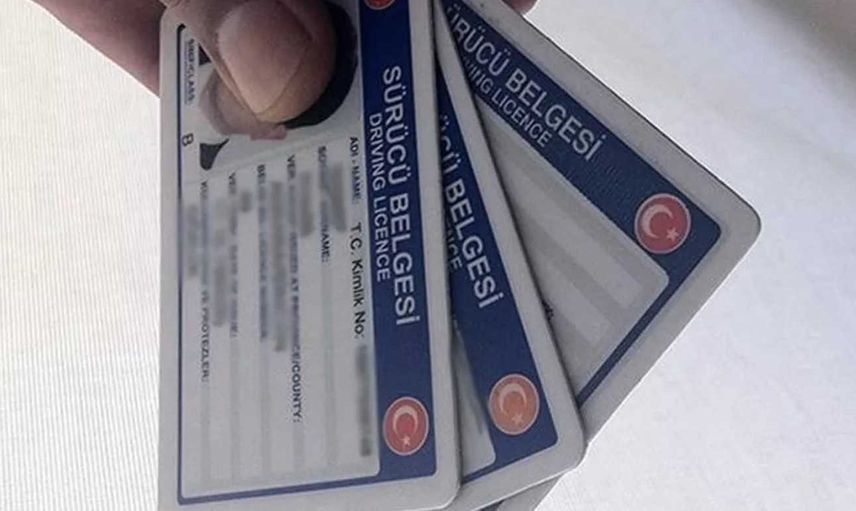 Ehliyet belgesi YKS sınavında kimlik sayılır mı? Sürücü kartı belgesi ile  YKS sınavına girilir mi?