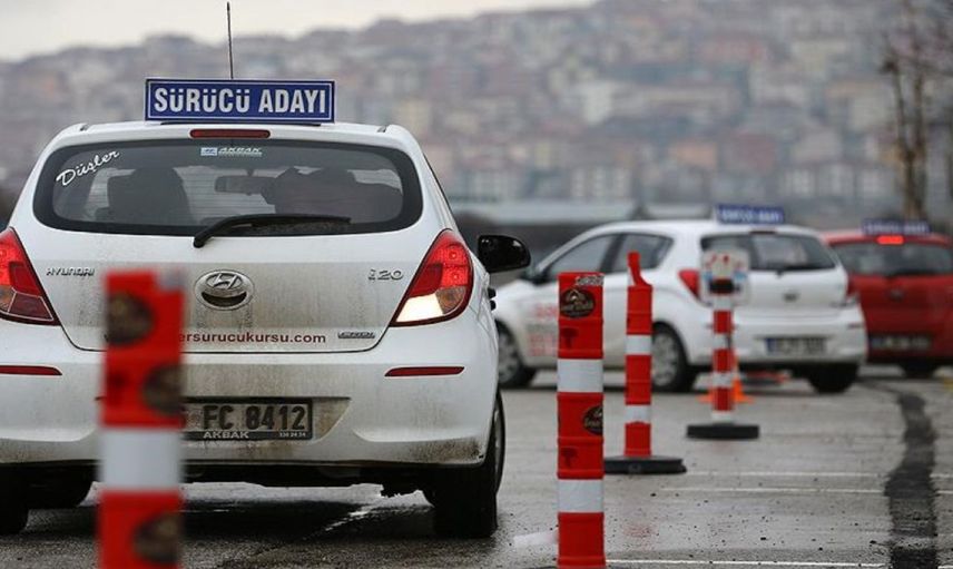 Ehliyet sahibi olmak isteyenleri ilgilendiriyor: Direksiyon sınavında kritik değişiklik