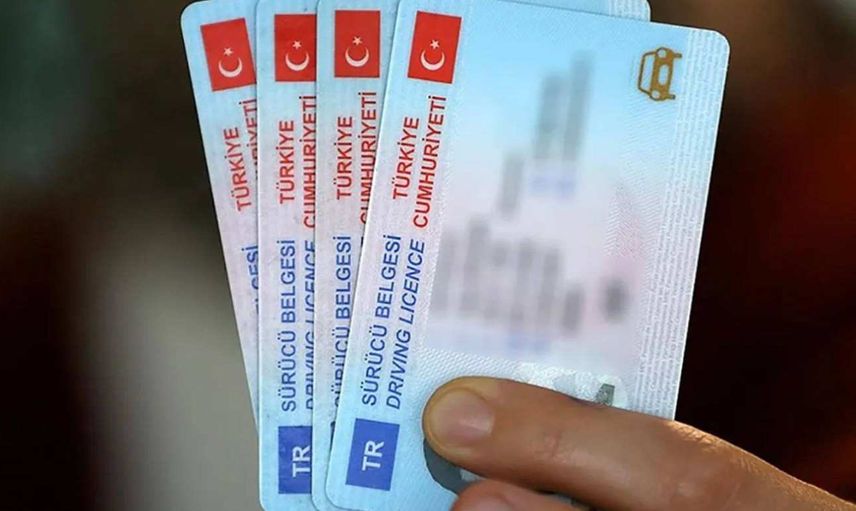 Ehliyet ve kimlik de yeni dönem başladı! Eski ehliyet ve kimlik kullananlara uygulanacak ceza belirlendi