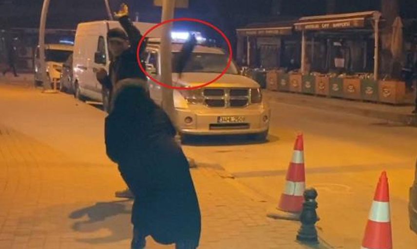 Ehliyetsiz Araba Kullandı: Annesi Çakarlı Lambayı Kafasında Parçaladı!