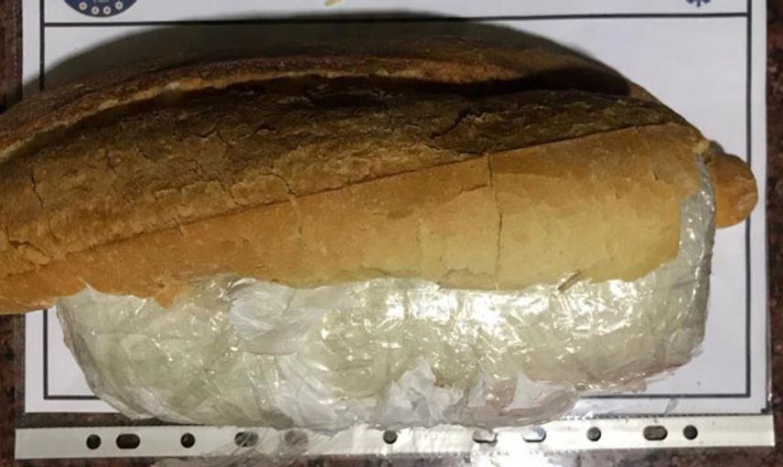 Ekmek Arasına Gizlenmiş Yarım Kilo Uyuşturucu Yakalandı