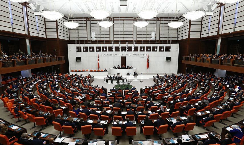 Hazine ve Maliye Bakanı'ndan Eleştirilere Yanıt: Ekonomiyi Meclis Üyeniz Burhan Şenatalar'dan Öğrendim!