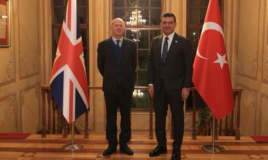 Ekrem İmamoğlu'nun Birleşik Krallık Türkiye Büyükelçisi Karşısındaki Aciz Pozu!