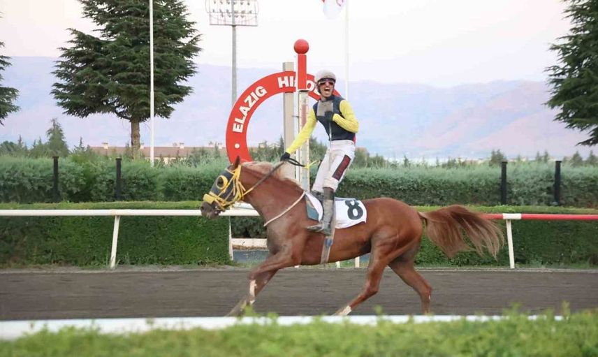 Elazığ hipodromunda valilik koşusunu nesib kazandı