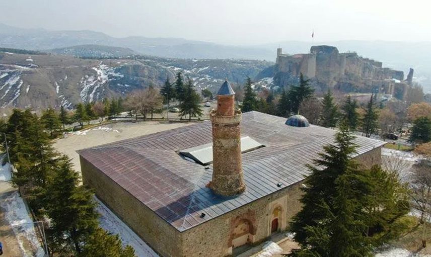 Elazığ’da 3 büyük depreme meydan okuyan Eğri minarenin 867 yıllık sırrı çözüldü