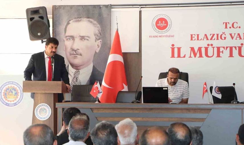 Elazığ'da Kur’an kursu öğreticileri ve din görevlilerine eğitim
